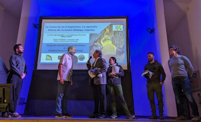 Presentación del evento sobre La comunidad espeleológica internacional demanda la protección de la Cueva de las Estegamitas, la maravilla blanca de La Araña (Málaga)